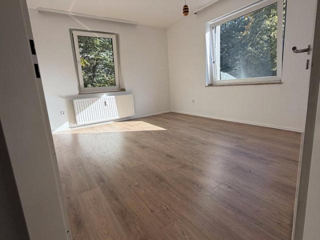3 Zimmer Wohnung frisch Renoviert!