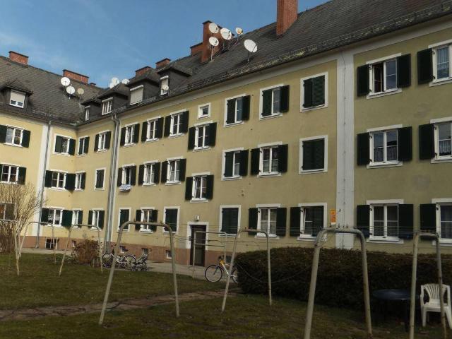 3 Zimmer Wohnung im Dachgeschoss Miete 2 Zimmer