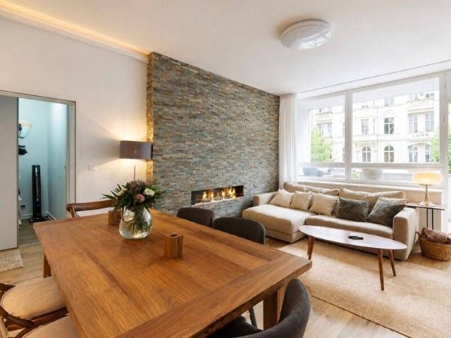 3 Zimmer Wohnung im Denkmalobjekt – Westbalkon, Kamin & möbliert