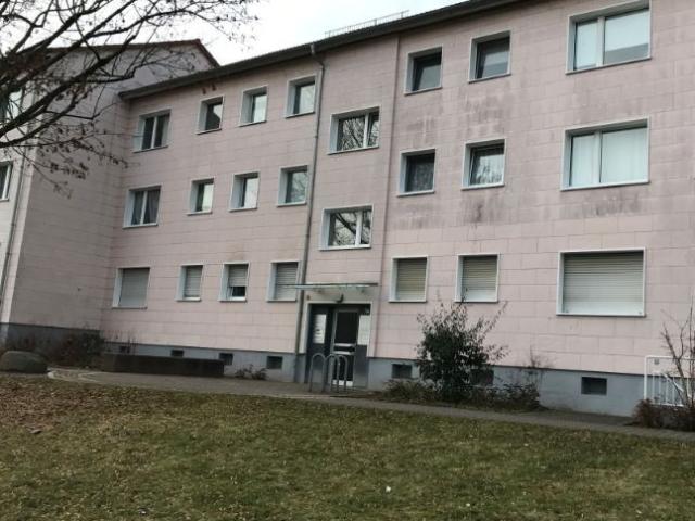 3 Zimmer Wohnung im EG mit Loggia in Hanau Lamboy