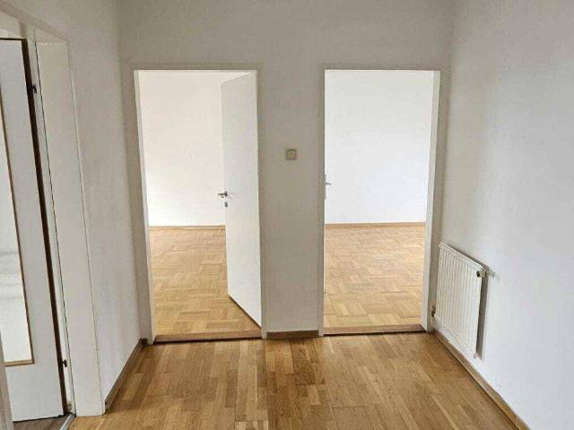 3 Zimmer Wohnung im Zentrum von Wiener Neustadt mit KFZ Stellplatz um 920 € Miete!