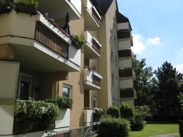 3 Zimmer Wohnung im 1. OG mit Balkon