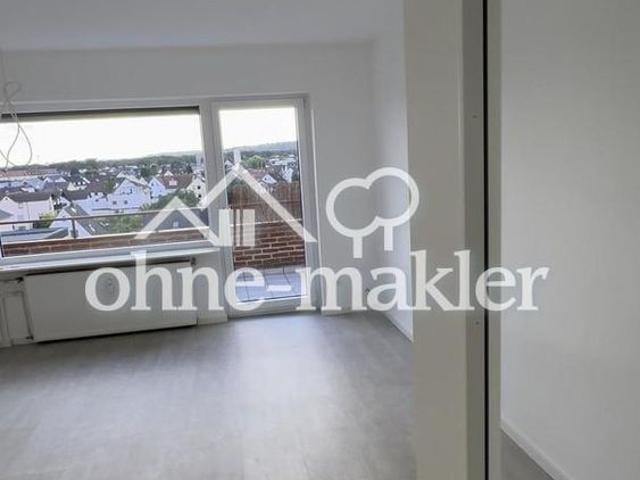 3 Zimmer Wohnung in Maintal Bischofsheim: Balkon mit Skylineblick, Einbauküche und Garage