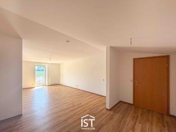 3 Zimmer Wohnung in guter Verkehrsanbindung