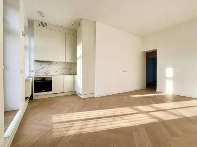 3 Zimmer Wohnung in stilvollem Altbau | 2 Balkone | Weitblick | EBK | Aufzug | Keller | kernsaniert