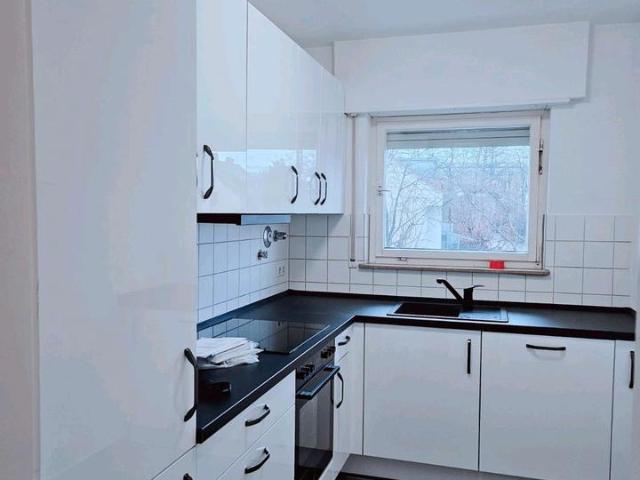 3 Zimmer Wohnung in Vahingen Uni + Hobbyraum& Parkplatz