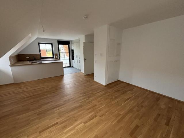 3 Zimmer Wohnung zum Erstbezug nach Dachgeschossausbau