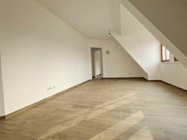 3 Zimmer zum Wohlfühlen – moderne Mietwohnung mit Parkplatz und Kellerersatzraum zwischen Fehring und Feldbach!