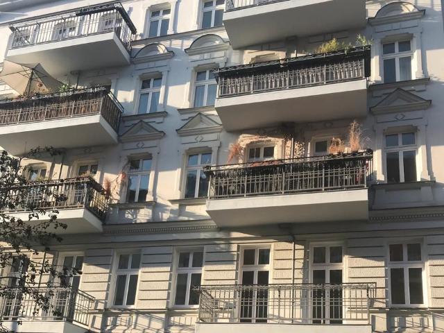 3 Zimmer Altbauwohnung mit Balkon *provisionsfrei