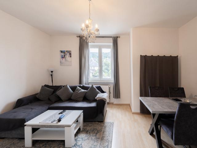 3 Zimmer Altbauwohnung mit Balkon und Rheinblick im 3.OG