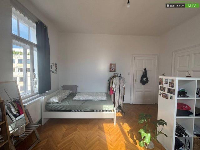 3 Zimmer Altbauwohnung mit möblierter Küche in TOP Innenstadtlage + 8. Mai Straße