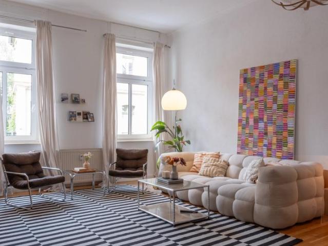 3 Zimmer Altbauwohnung nahe Karl Heine Straße • Provisionsfrei
