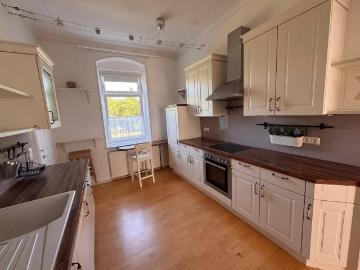 3 Zimmer Altbauwohnung für Wohnen, Kanzlei oder Praxis.