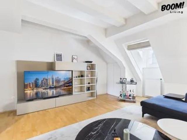 3 Zimmer Altbauwohnung in begehrter Lage direkt am St. Ulrichs Platz