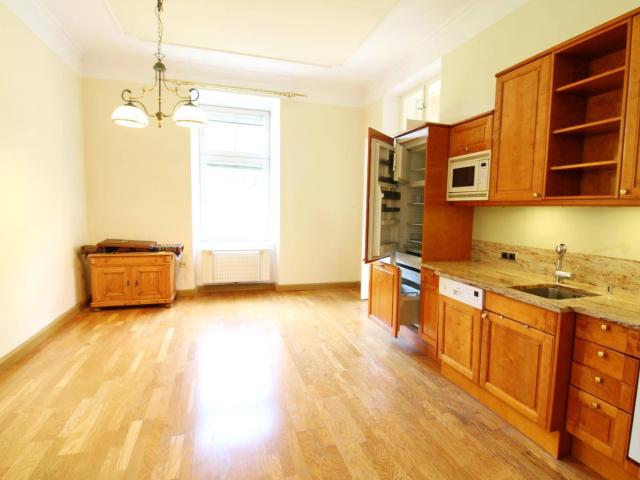 3 Zimmer Altbauwohnung