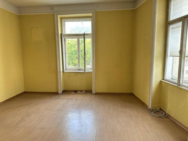 3 Zimmer ALTBAU mit Grünblick und Sanierungspotenzial NÄHE U4 und S45