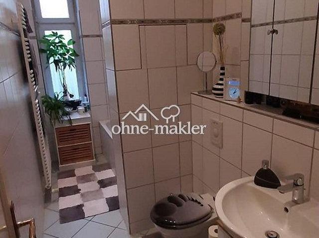 3 Zimmer Altbau mit Stuck, Parkett und Loggia