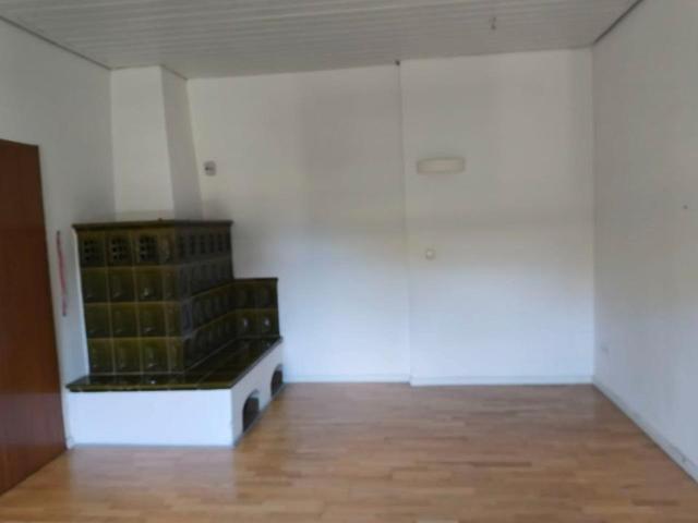 3 Zimmer Altbau mit Veranda & Kachelofen in Stuttgart Süd 96 m²