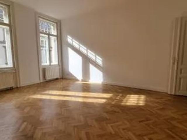 3 Zimmer Altbau Wohnung in der Kaiserstraße
