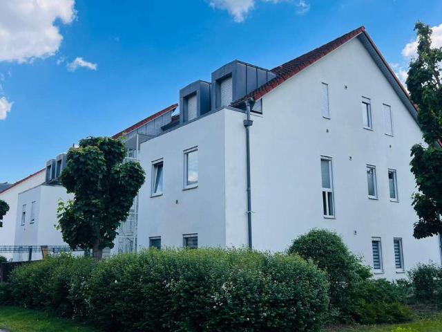 3 Zimmer Anlageobjekt mit EBK, 2 Balkonen & Stellplatz im Grünen