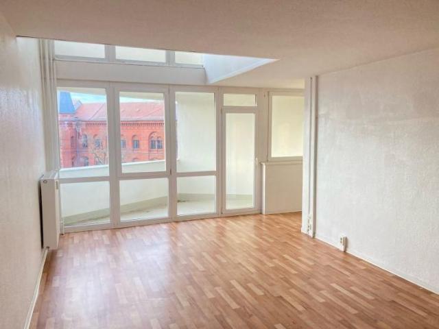 3 Zimmer auf zwei Etagen. Inklusive 2 Balkone!