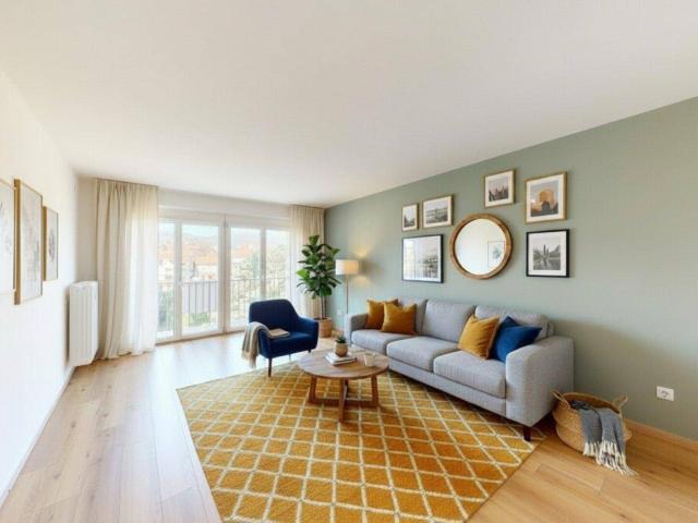3 Zimmer Balkonwohnung mit Innenhoflage und Stellplatz alle Zimmer getrennt begehbar