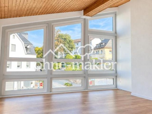 3 Zimmer, Balkon & Burgblick: hochwertig sanierte Wohnung in Königstein