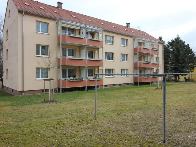 3 Zimmer, Balkon, Dusche im Bad