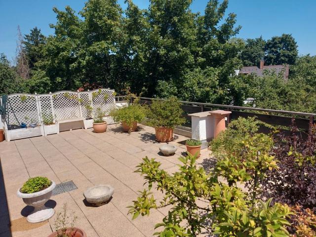 3 Zimmer, ca. 89 m2 + Dachterrasse + Garage + Stellplatz + Garten