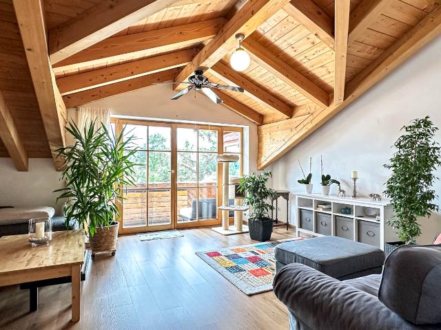 3 Zimmer Dachgeschosswohnung mit Balkon, Garage und moderner Heiztechnik