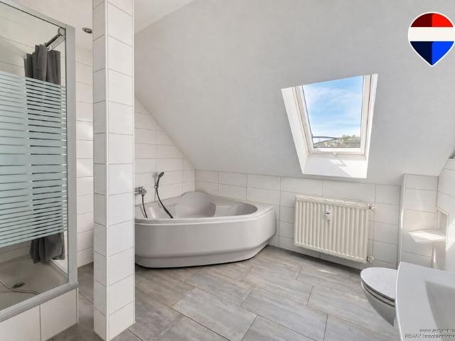 3 Zimmer Dachgeschosswohnung mit ca. 84 m² – ideal für Paare, Familien oder Homeoffice