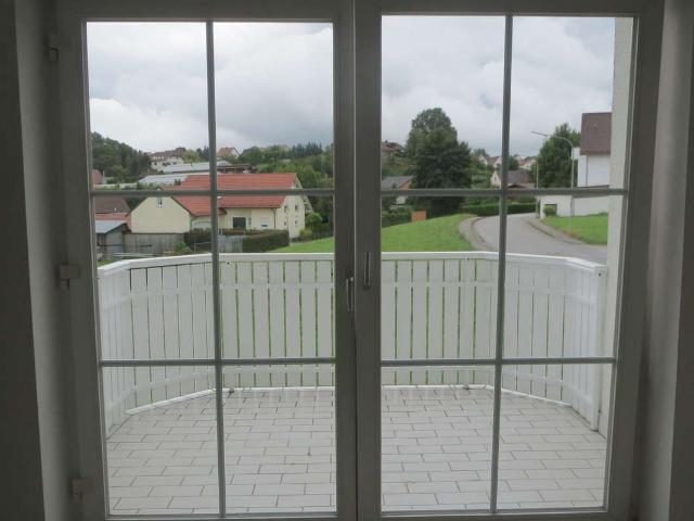 3 Zimmer Dachgeschosswohnung mit Südbalkon, Speicher und Stellplatz in Rottenburg a. d. Laaber