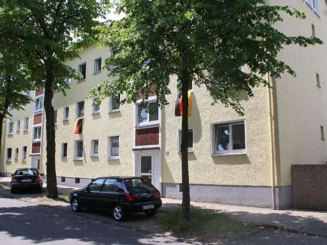 3 Zimmer Dachgeschosswohnung in Essen Dellwig – renovierungsbedürftig ! Frei ab 01.10.2026 !