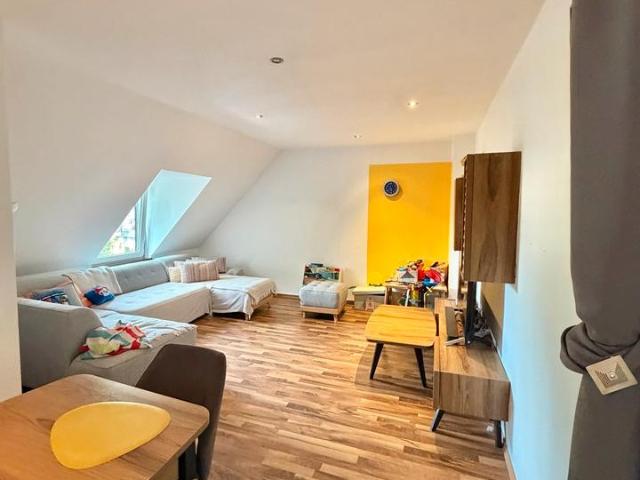 3 Zimmer Dachgeschosswohnung in ruhiger Sackgassenlage