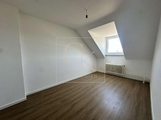 3 Zimmer Dachgeschosswohnung zur Miete