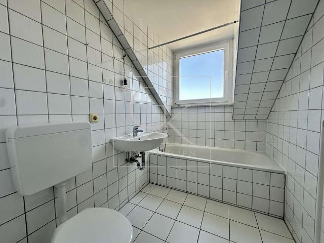 3 Zimmer Dachgeschosswohnung zur Miete