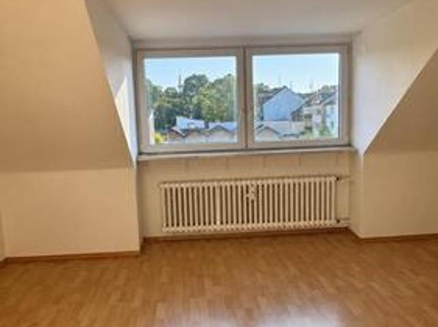 3 Zimmer Dachgeschosswohnung 500,00 EUR Kaltmiete, ca.63,00 m²