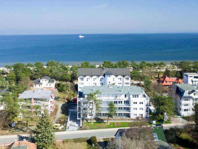 3 Zimmer Dachgeschoss Appartement mit Dachterrasse und teilweisem Seeblick fast am Strand