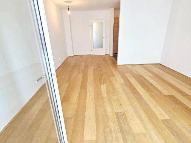 3 Zimmer + Dachgeschoss + Loggia + Garage + Neubau = Gefunden! City Life trifft Ruheoase!