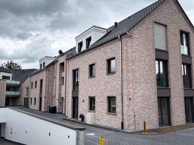 3 Zimmer Dachgeschoss Mietwohnung | Balkon | Aufzug | Tiefgarage | KfW40 | Nähe Gütersloh | Verl