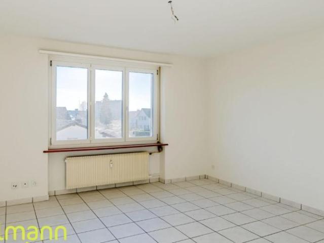 3 Zimmer Dachwohnung Appartement mansardé de 3 pièces