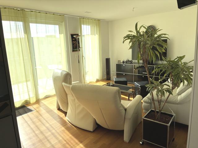 3½ ZIMMER DACHWOHNUNG IN KERZERS FR, MÖBLIERT, TEMPORÄR