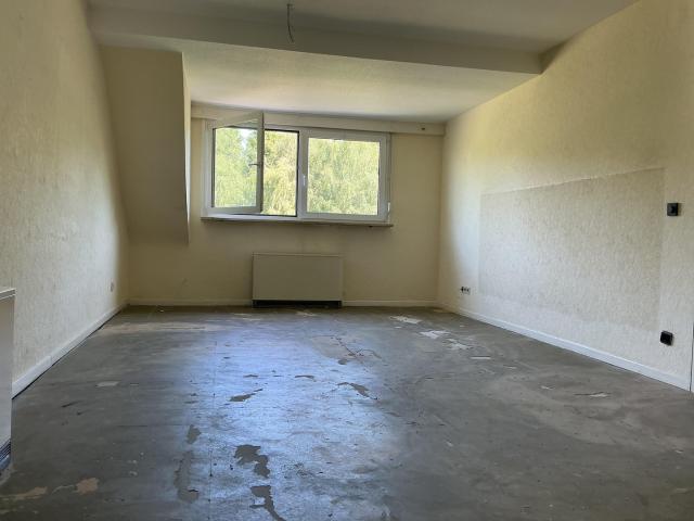 3 Zimmer DG 2. Etage für handwerklich Geschickte, ab sofort verfügbar