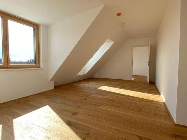 3 Zimmer DG Wohnung mit Terrasse T40_Gartenhaus22_Provisionsfrei!