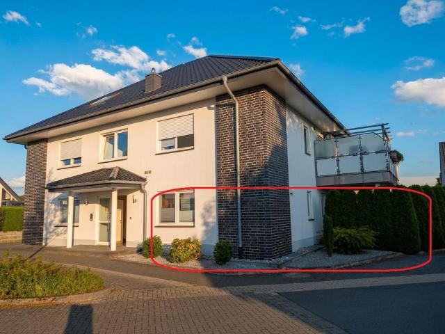 3 Zimmer EG Wohnung mit Garten, Fußbodenheizung & 2 Stellplätzen