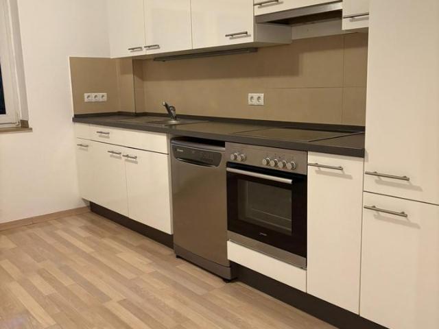 3 Zimmer EG Wohnung 82 m² mit neuer Küche & Bad – familienfreun