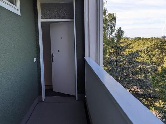 3 Zimmer Eigentumswohnung mit großem Balkon, Weitblick & Tiefgara