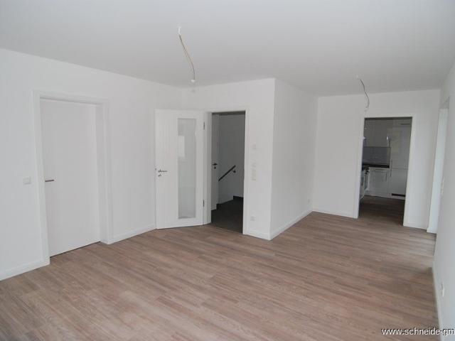 3‑Zimmer‑Erdgeschoss/Souterrain‑Wohnung mit Terrasse