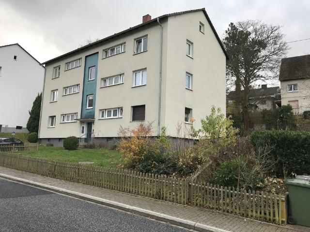 3 Zimmer Erdgeschosswohnung mit Balkon, Gäste WC und Keller in Marburg Cappel
