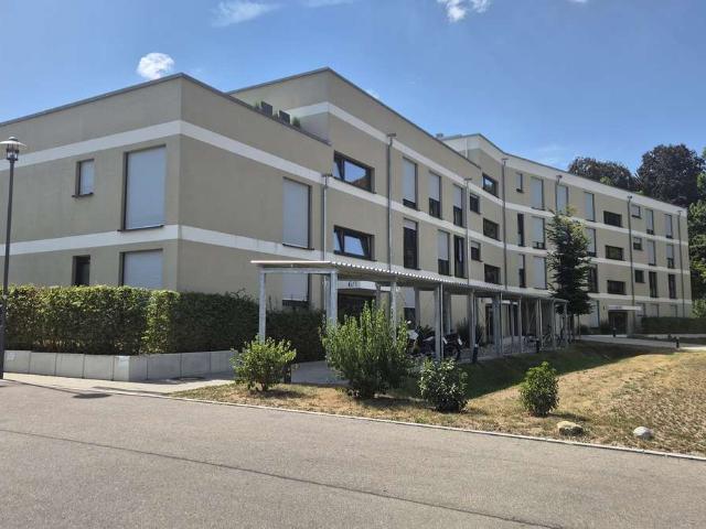 3 Zimmer Erdgeschosswohnung mit Gartenanteil, hochwertiger Ausstattung und Garagenstellplatz